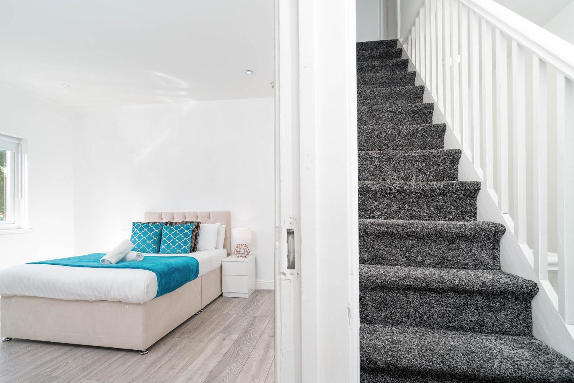 Five Bedroom Townhouse - Near City Centre - Edgbaston - On Street Parking - Wifi - Netflix - 974P Birmingham Buitenkant foto