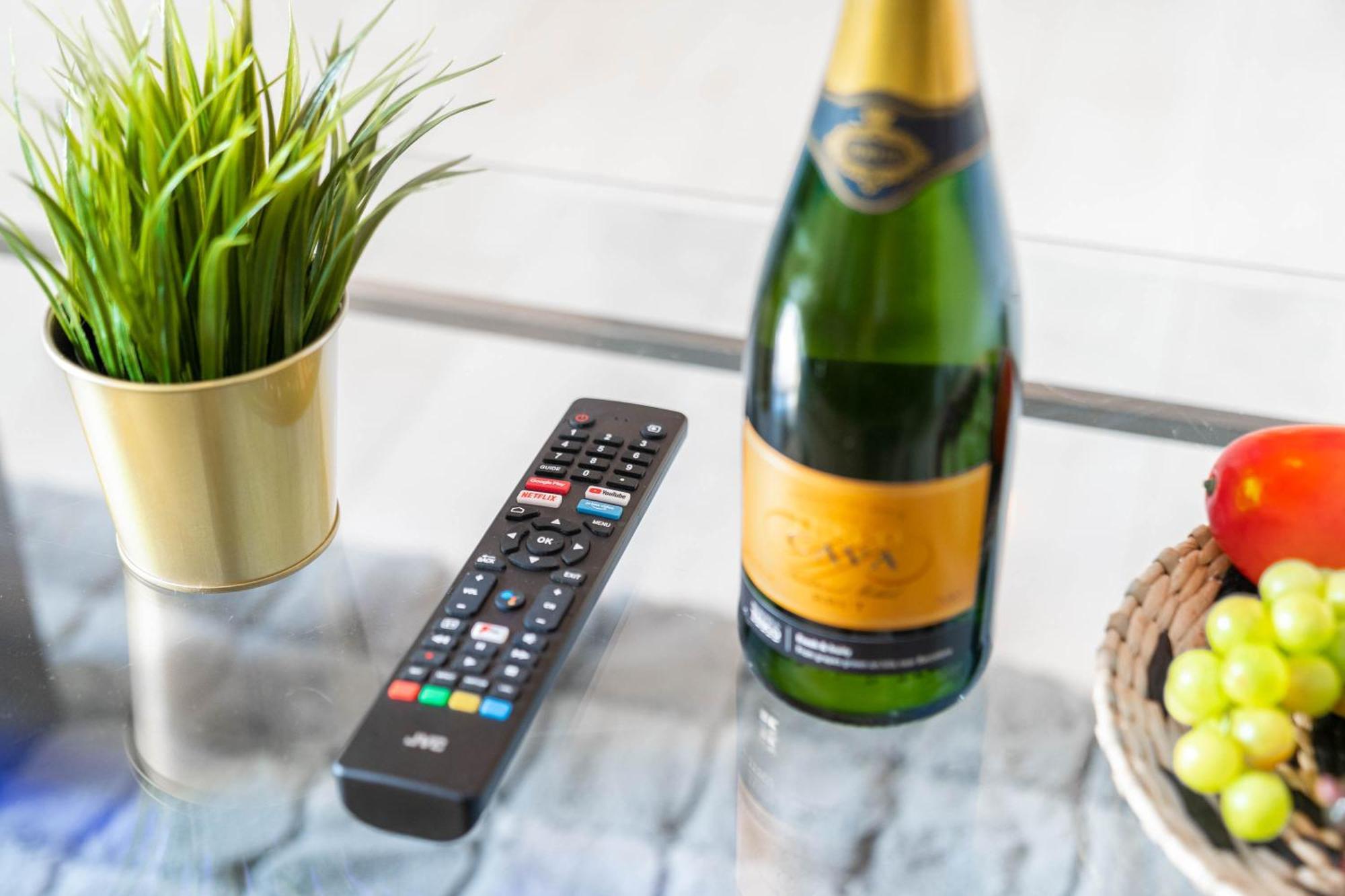 Five Bedroom Townhouse - Near City Centre - Edgbaston - On Street Parking - Wifi - Netflix - 974P Birmingham Buitenkant foto