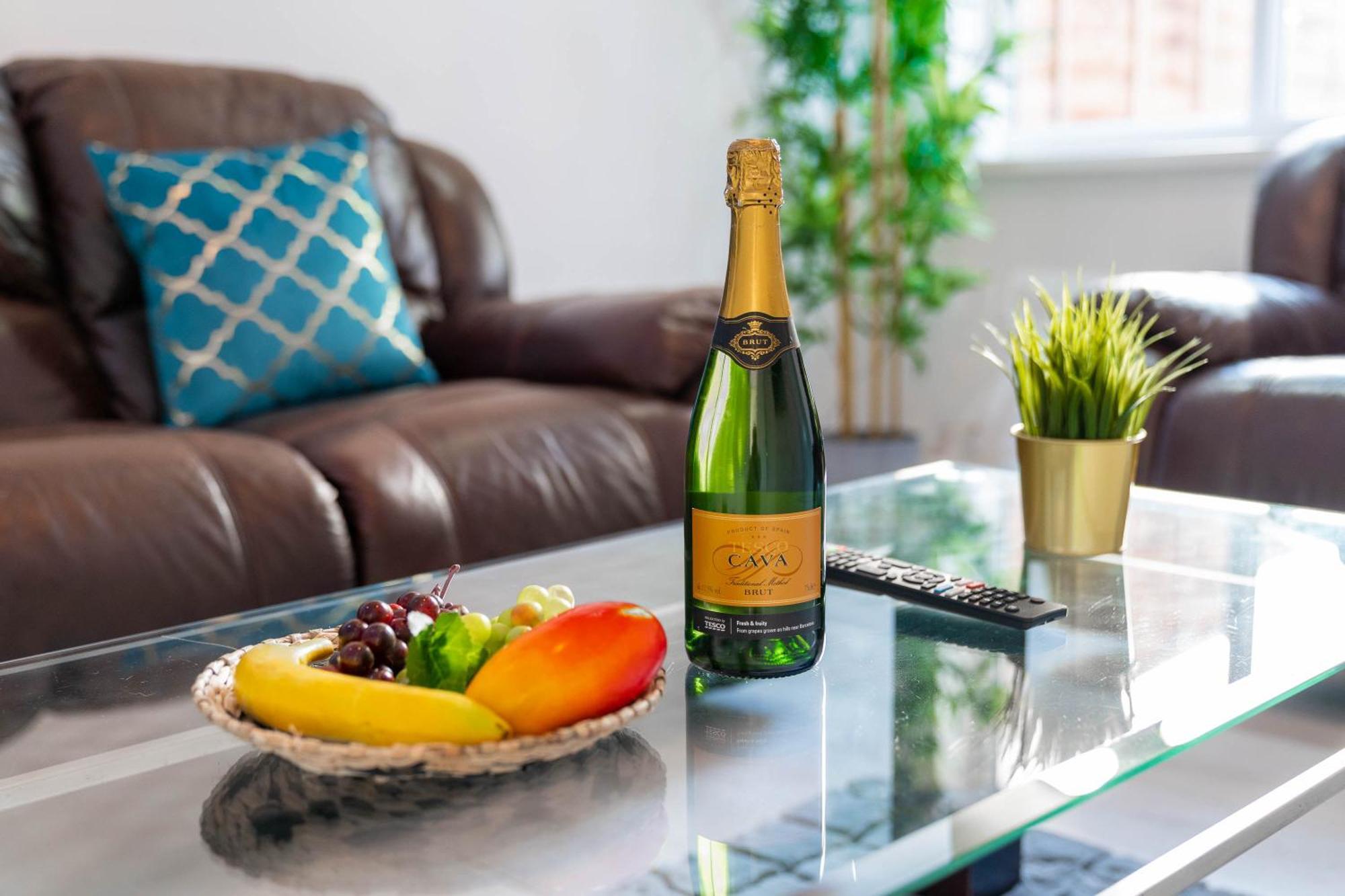 Five Bedroom Townhouse - Near City Centre - Edgbaston - On Street Parking - Wifi - Netflix - 974P Birmingham Buitenkant foto
