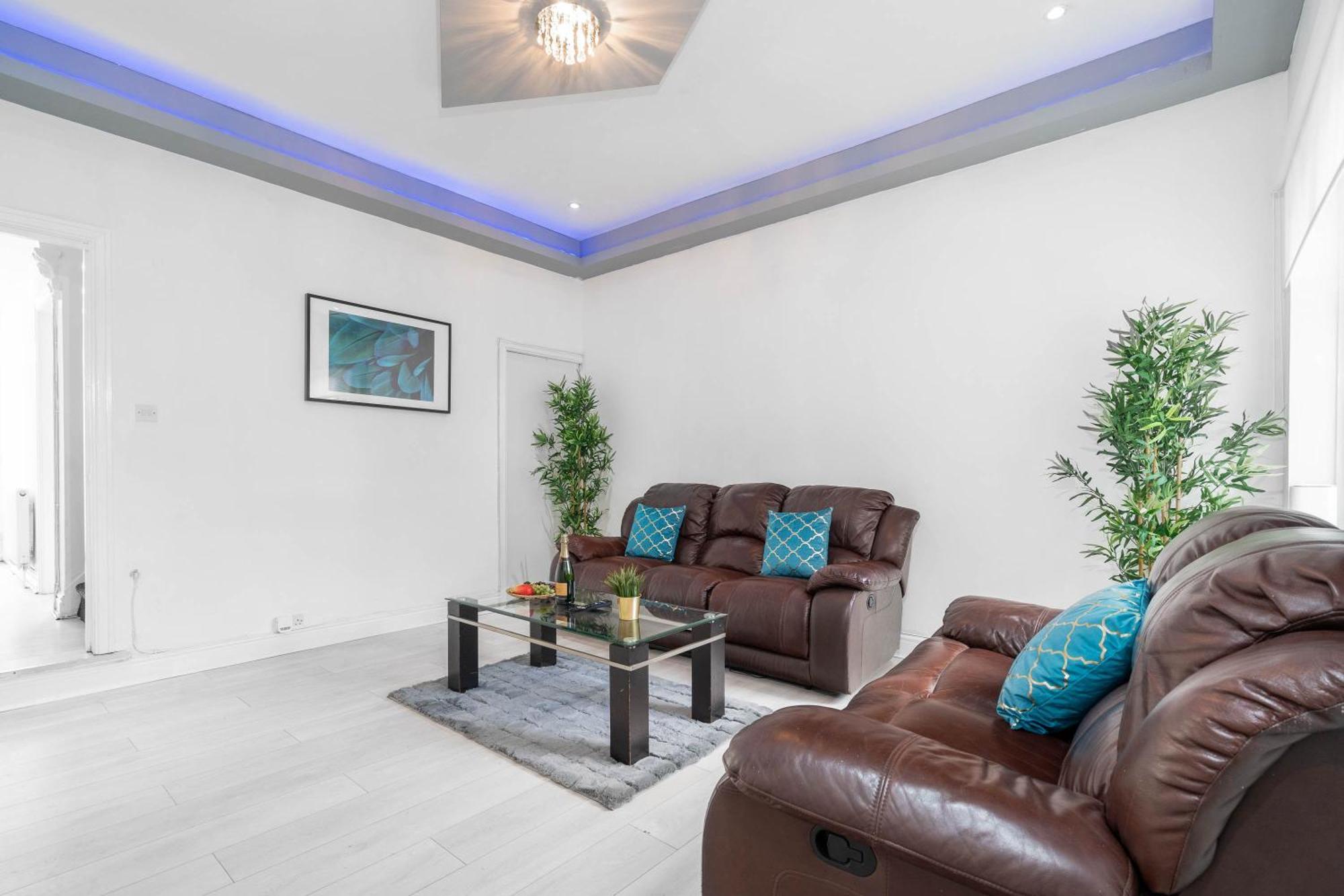 Five Bedroom Townhouse - Near City Centre - Edgbaston - On Street Parking - Wifi - Netflix - 974P Birmingham Buitenkant foto
